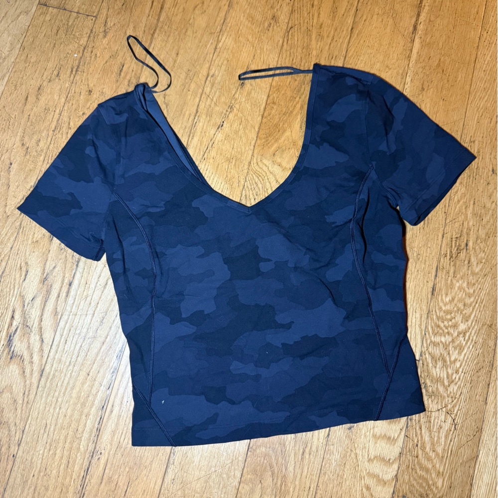 Lululemon Cropped V-Neck - Black Camo